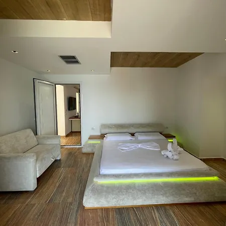 Grand Boutique Hotel