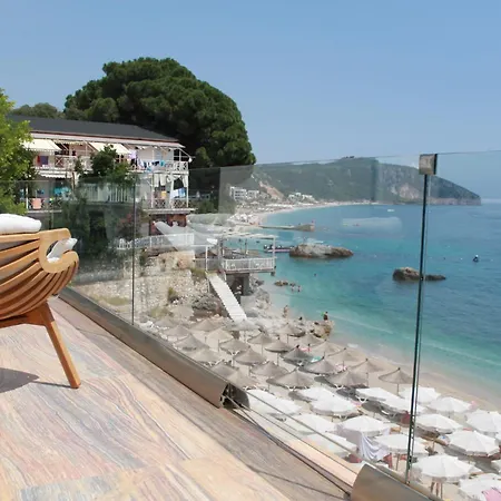 Grand Boutique Hotel *