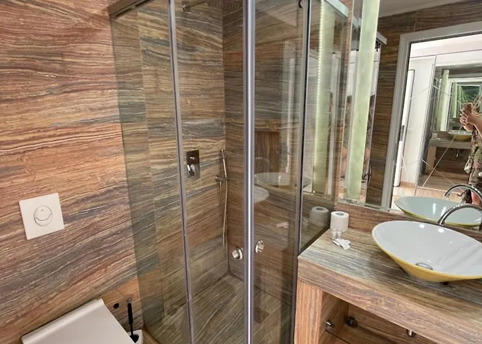 Grand Boutique Szálloda Dhërmi