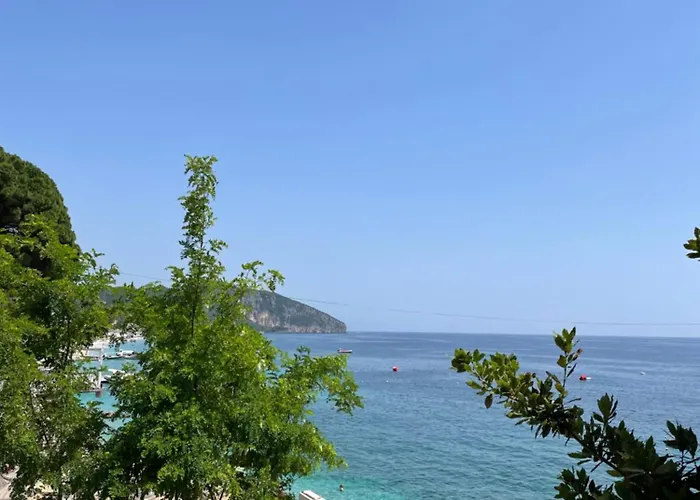 Grand Boutique Hotel *